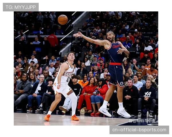 快船全场完成12次抢断仅8失误 高强度防守压迫性顶住末节反扑气焰